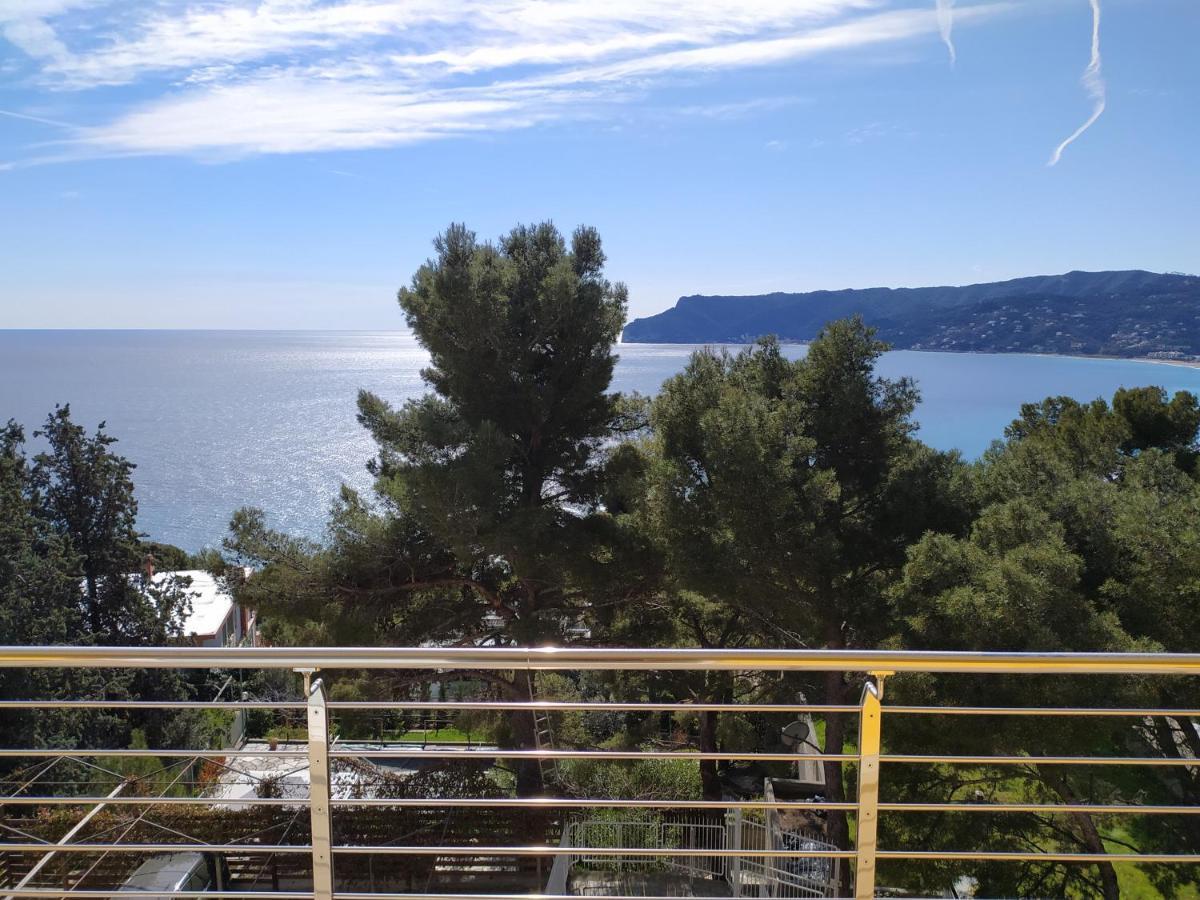 Residenza Ginepri 69 Apartment Bergeggi Exterior photo
